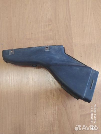 Воздухозаборник (наружный) Volkswagen Passat B5