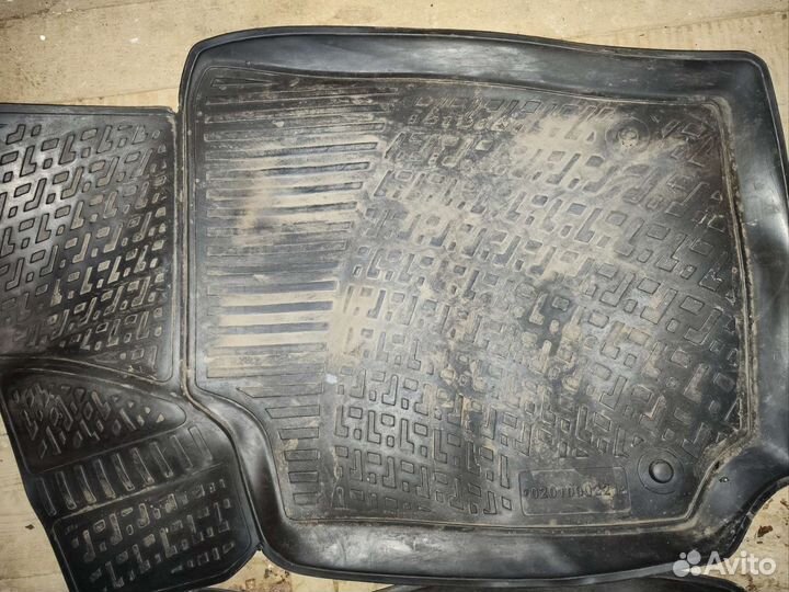 Автомобильные коврики резиновые Volkswagen polo