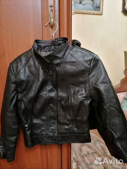 Кожаная шикарная укороченная курточка 42-44