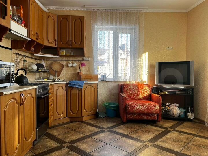 Дом 185 м² на участке 8,3 сот.