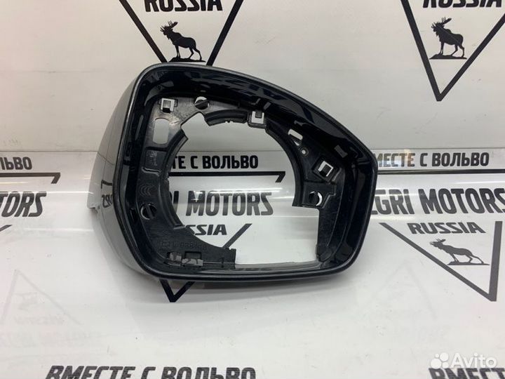 Рамка правого зеркала LR Discovery Sport L550 15