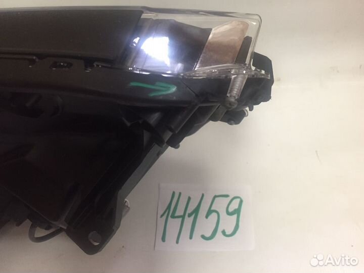 Toyota Rav4 Фара галогенная LED левая