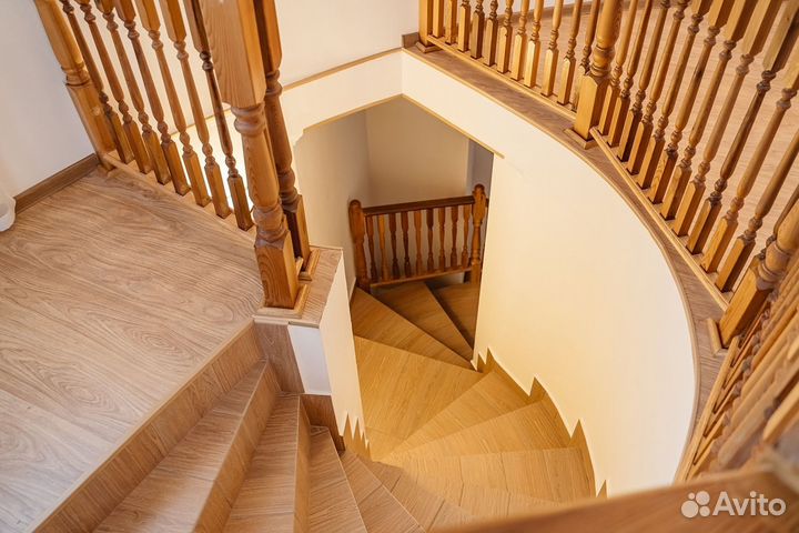 Ступени для лестниц и другие комплектующие К