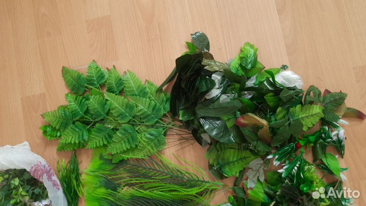 Искусственная зелень для букетов