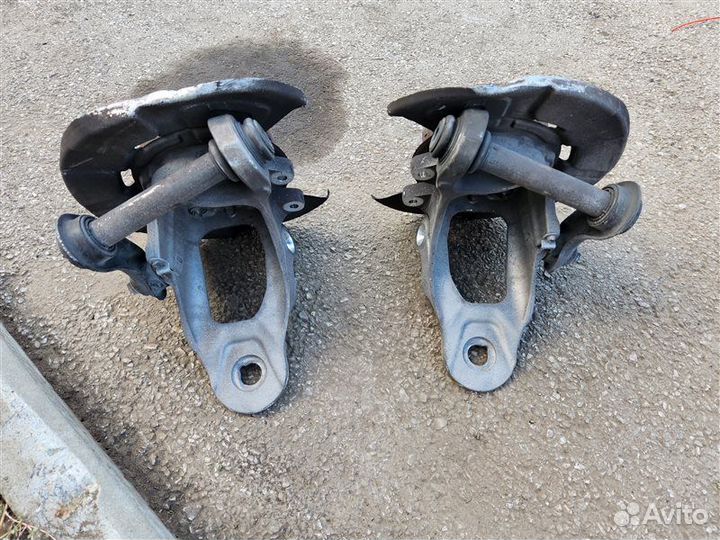 Кулак поворотный задний Bmw X5 E70 N62B48B 2012