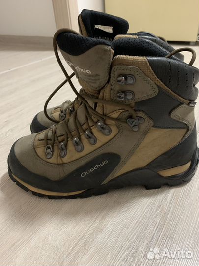 Треккинговые ботинки Quechua