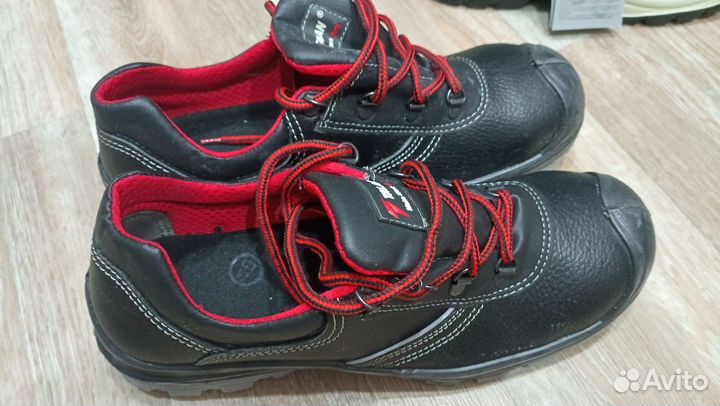 Спецобувь мужская 42 размер