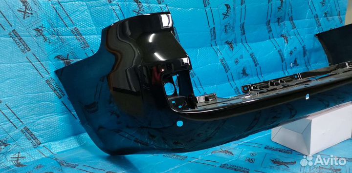 Бампер Ленд Крузер 200 черный Оригинал идеал 12-15