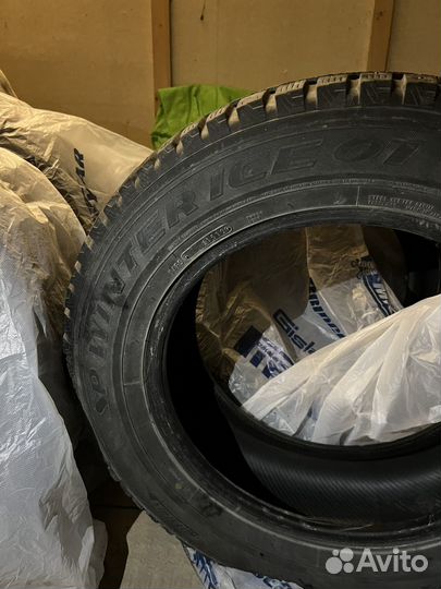 Dunlop SP Winter Ice 01 225/65 R17