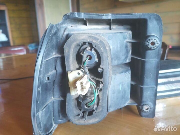 Delica стоп сигнал правый