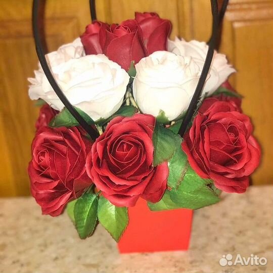 Подарочные цветочные композции из парф-го мыла