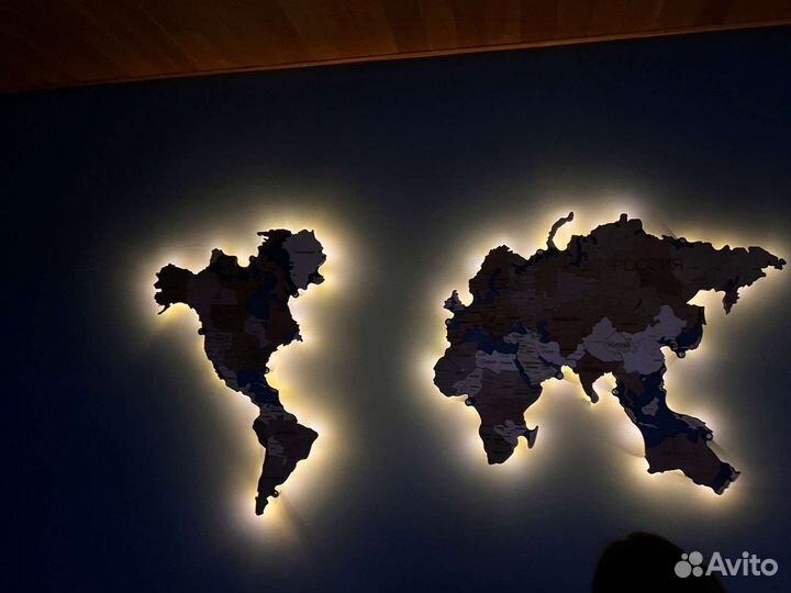 Карта мира с подсветкой из дерева панно