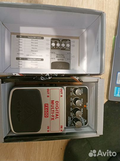 Педаль мульти эффектов Behringer FX600