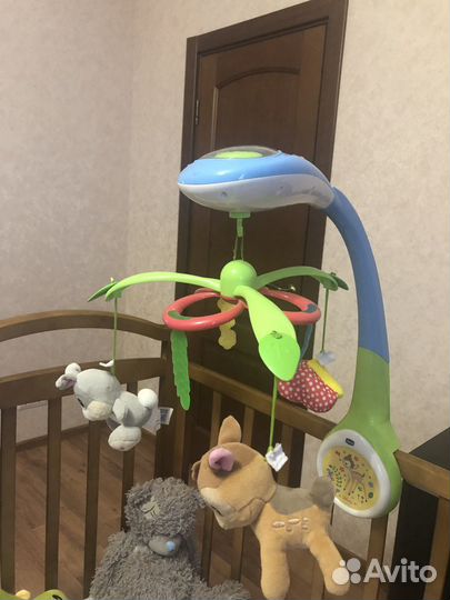 Электронный мобиль Chicco