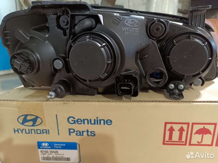 Комплект передних фар оригинальная Hyundai Elantra