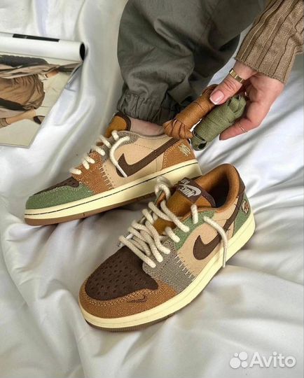 Кроссовки оптом