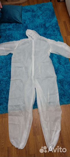 Комбинезон из нетканых материалов