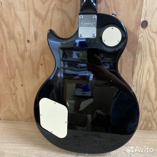 Электрогитара Epiphone Les Paul 100