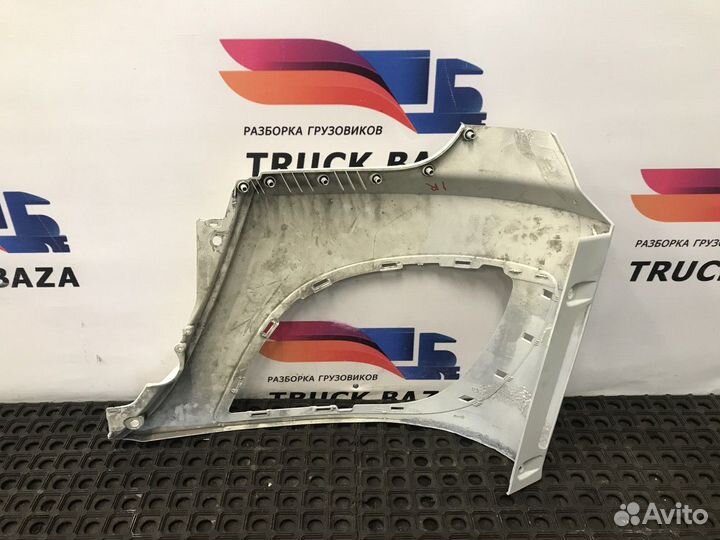 2033876 Облицовки фары правой Daf XF106