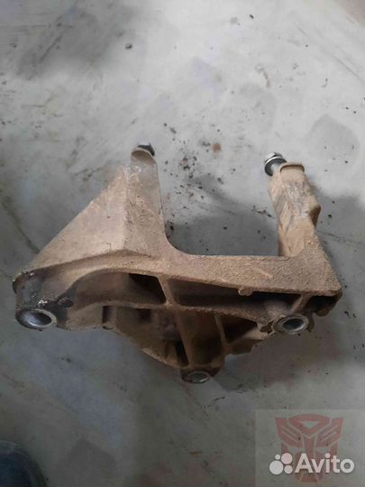 Кронштейн опоры двигателя Peugeot 407 6D, EW10A