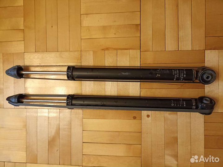 Оригинальные 4 пружины и 2 амортизатора поло седан