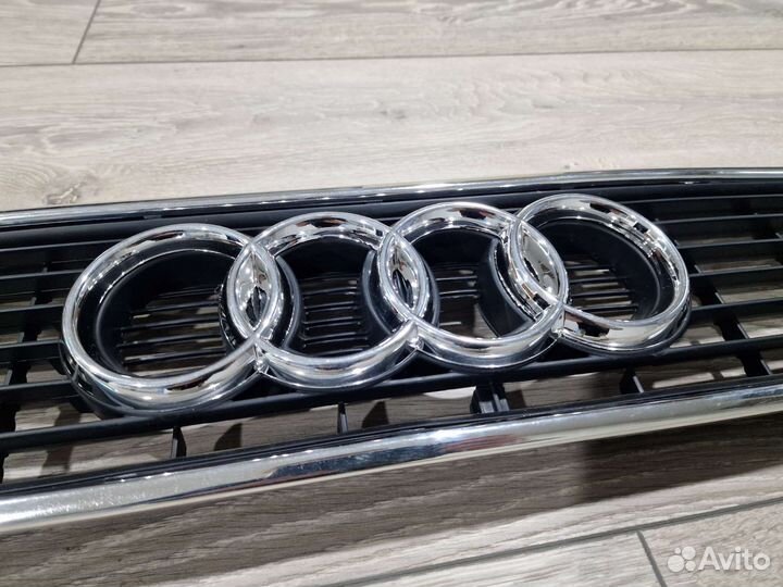 Решётка радиатора (Новая) Audi 80 B4 8G0853651G
