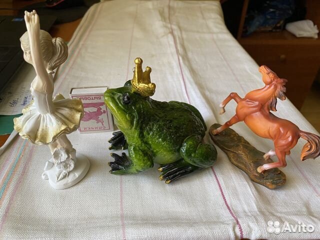 Фигурки и статуэтки