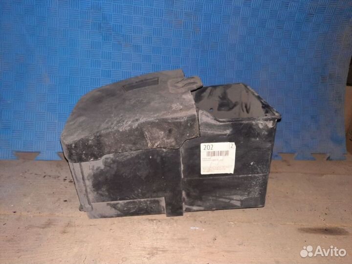 Крепление АКБ (корпус/подставка) Ford Focus III (2