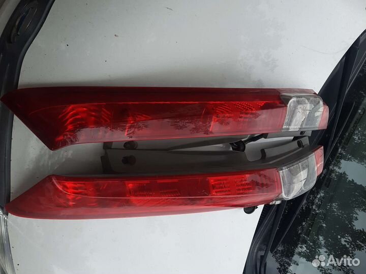 Задние фонари Хонда Стрим