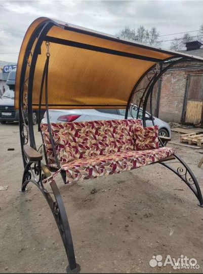 Качель дачная с навесом новинка