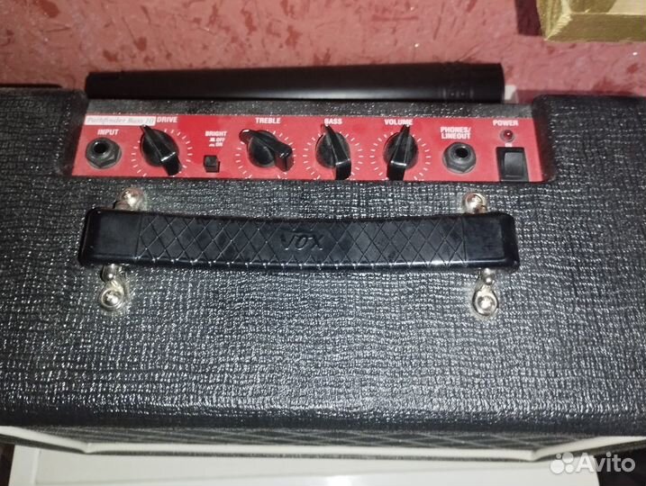 Басовый комбоусилитель vox pathfinder 10 bass