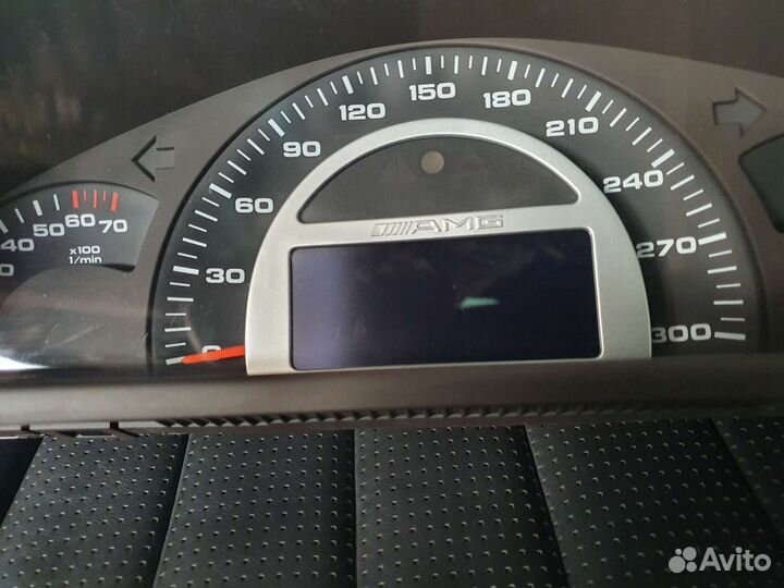 Панель приборов на Мерседес C32 AMG w203