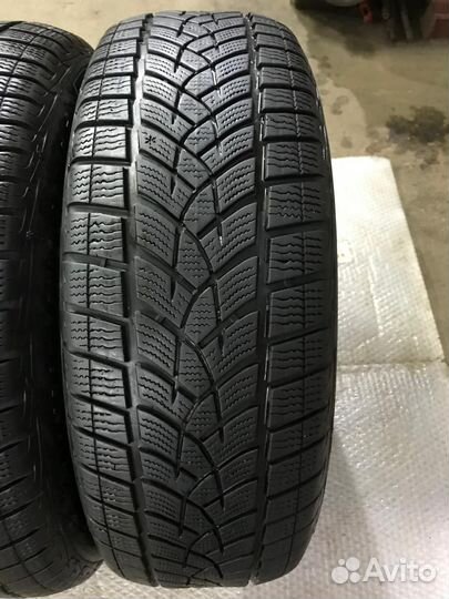 Goodyear UltraGrip Ice SUV Gen-1 215/60 R17 96T