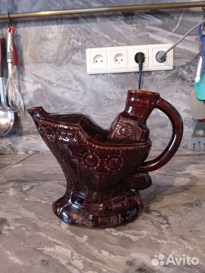 Кувшин старинный кораблик