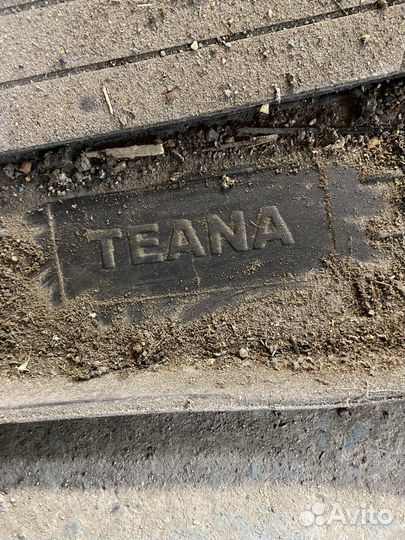 Продам коврик багажника