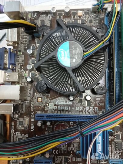 Материнка P8H61-MX R2.0 + i3 3240+4 гб DDR3