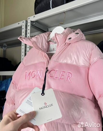 Пуховик женский Moncler