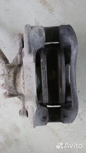 Супорт тормозной передний Peugeot 308