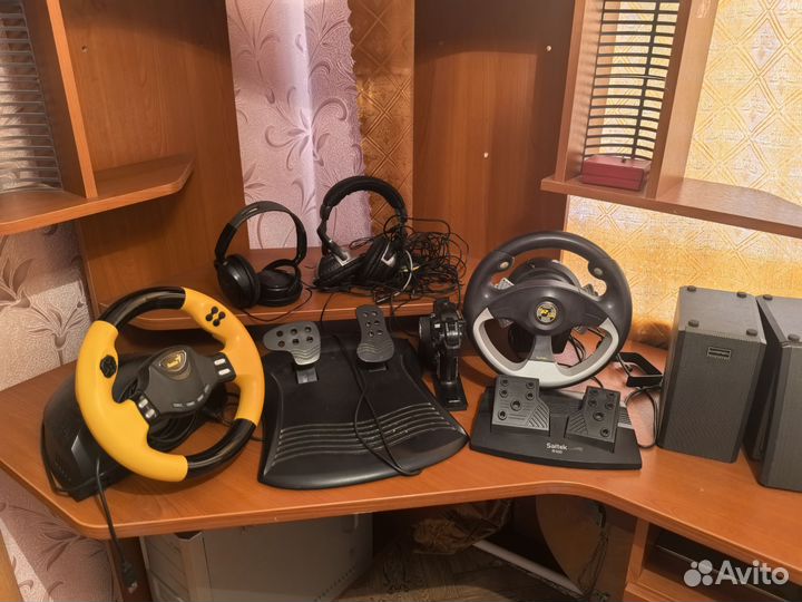 Игровой руль с педалями и коробкой передач