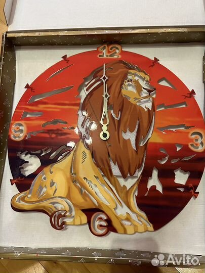 Часы настенные 