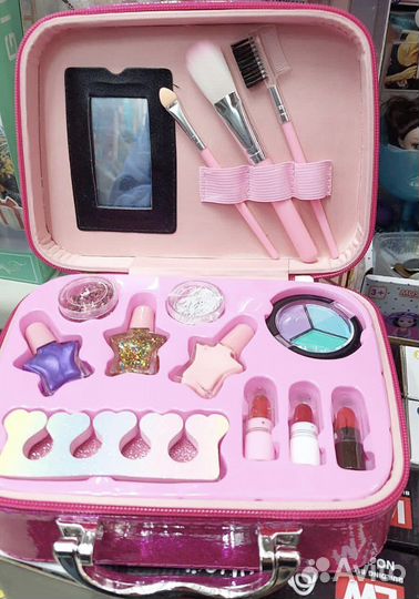 Чемодан блестящий с детской косметикой
