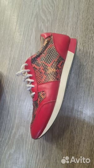 Кроссовки женские кожаные