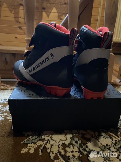 Лыжные ботинки детские