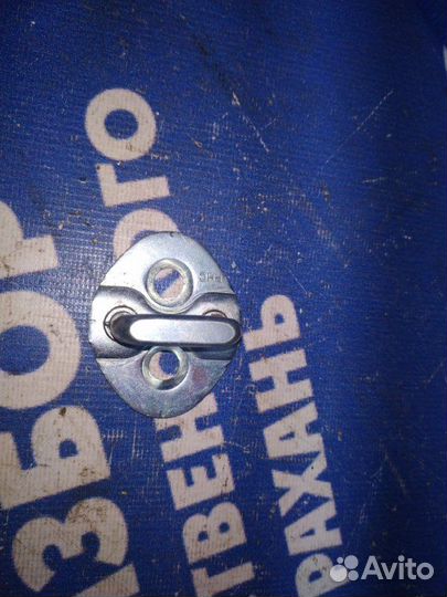 Ответная часть замка багажника Hyundai Sonata 6