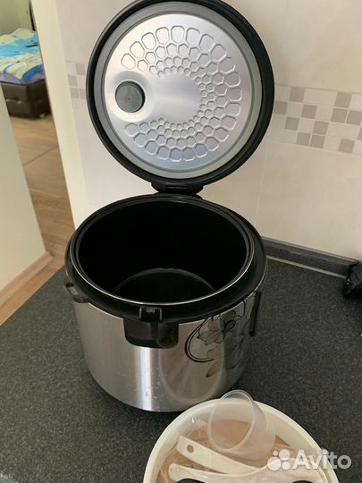 Мультиварка redmond новая