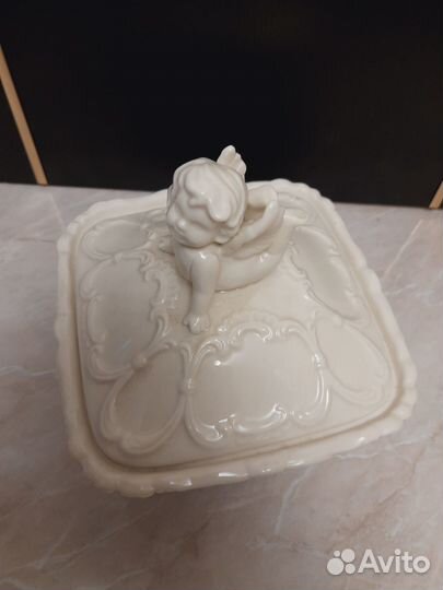 Фарфоровая ваза с крышкой /конфетница, Европа