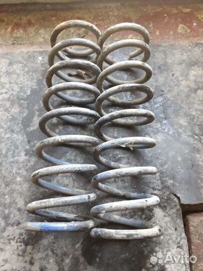 Заднии усиленные пружины нива