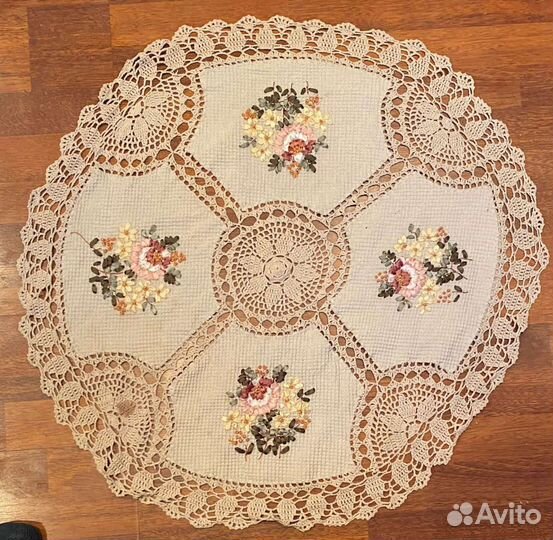 Салфетка плетёная кружевная с вышевкой СССР