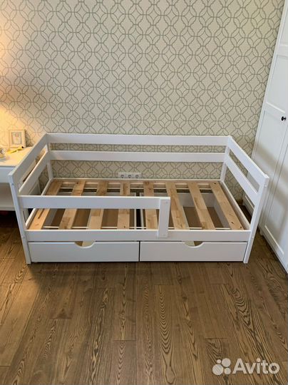 Кровать детская 140х70 из сосны в наличии