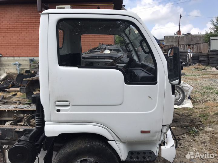 Кабина yuejin 1041